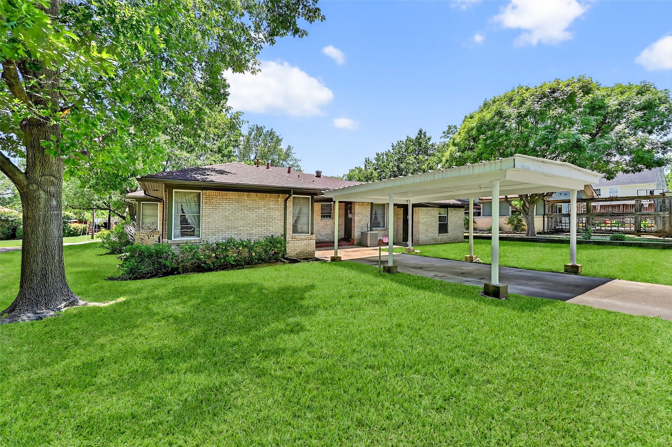 415 W Belden Street Sherman TX 75092