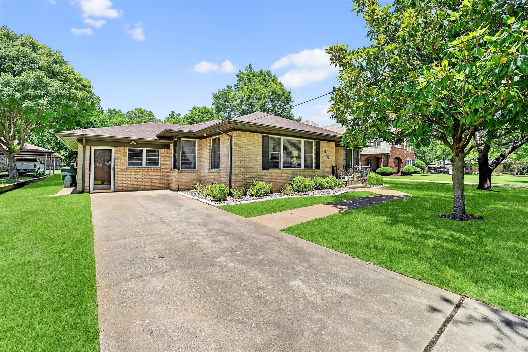 415 W Belden Street Sherman TX 75092