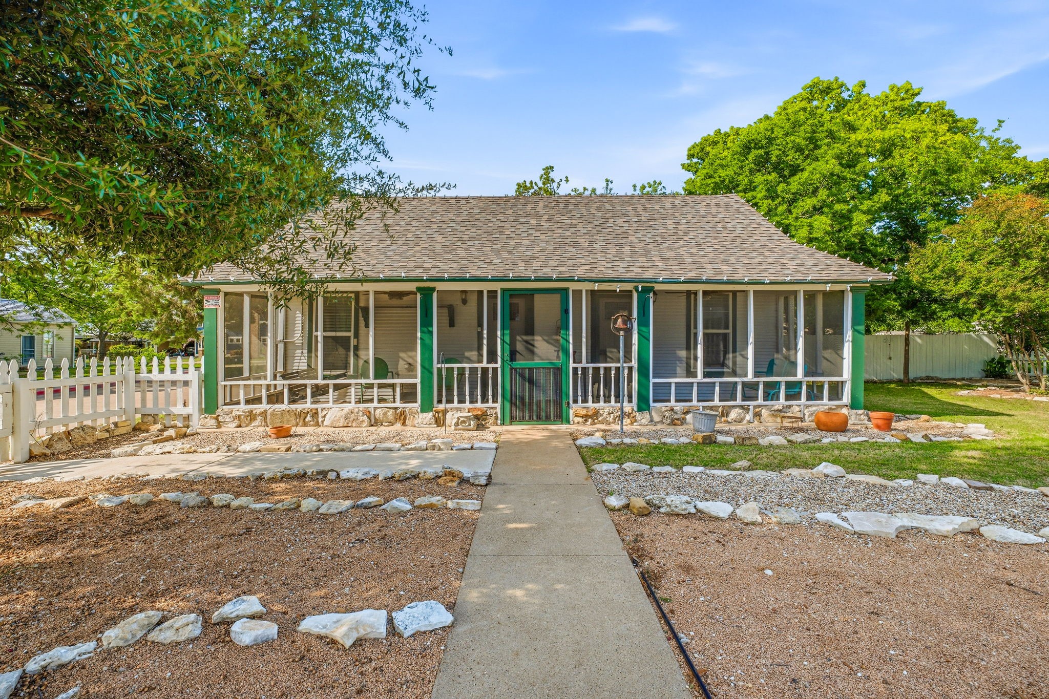401 E Bridge Street Granbury TX 76048
