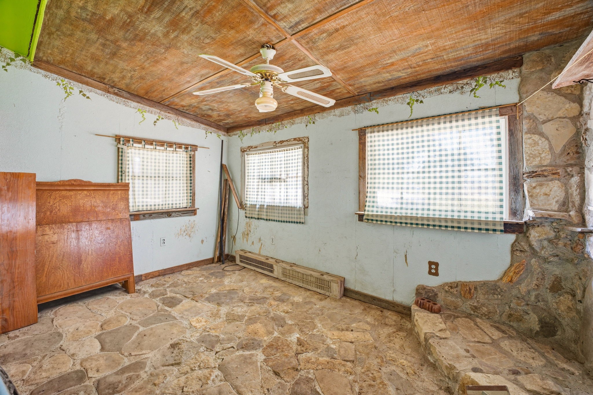 401 E Bridge Street Granbury TX 76048