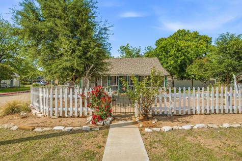 401 E Bridge Street Granbury TX 76048