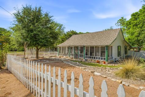 401 E Bridge Street Granbury TX 76048