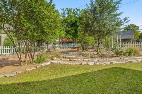 401 E Bridge Street Granbury TX 76048