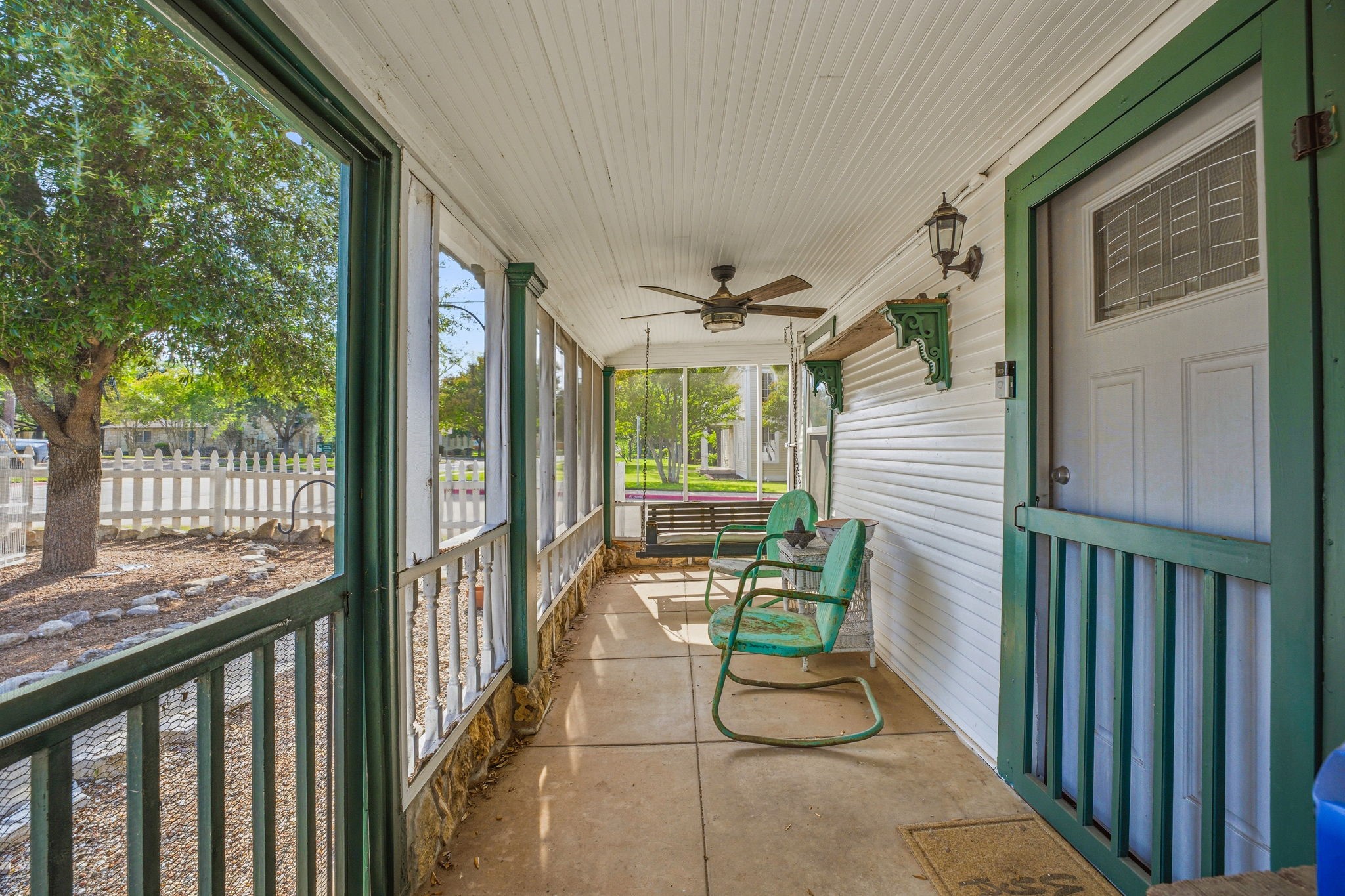 401 E Bridge Street Granbury TX 76048