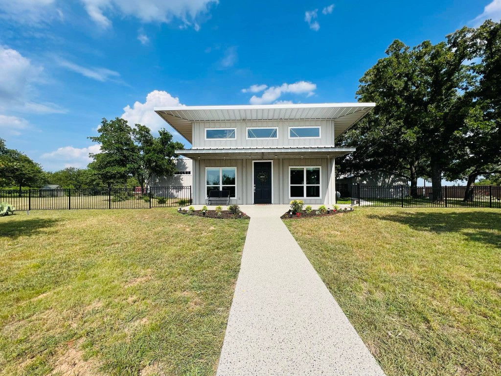 2075 County Road 2585 Alvord TX 76225