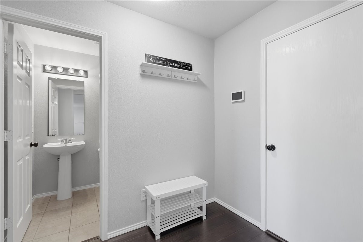 6908 Derbyshire Drive Fort Worth TX 76137