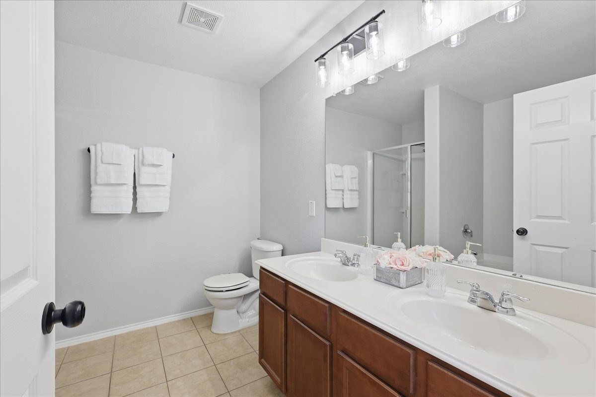 6908 Derbyshire Drive Fort Worth TX 76137