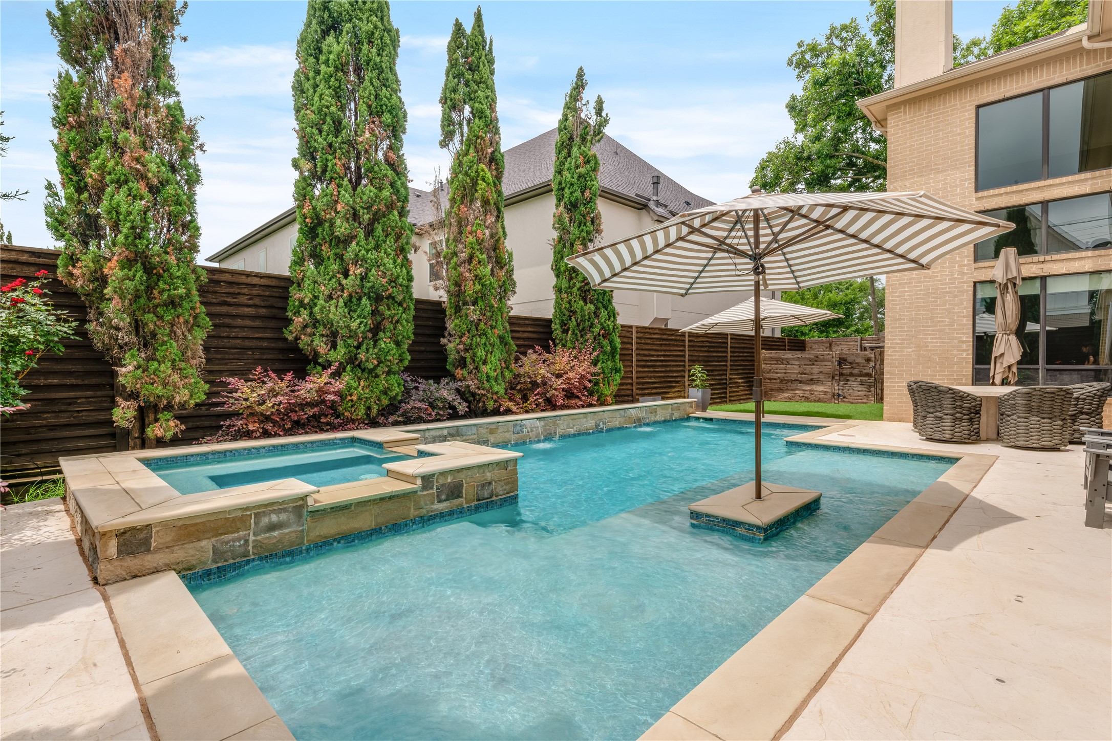 6910 Huff Trail Dallas TX 75214