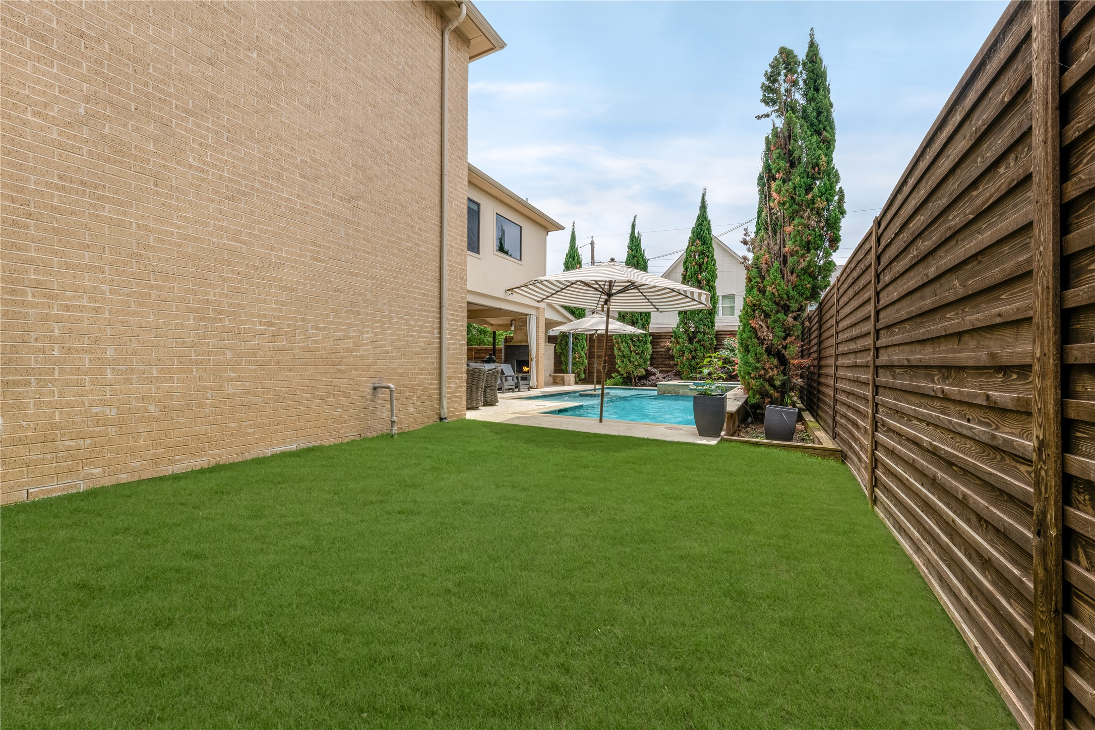 6910 Huff Trail Dallas TX 75214