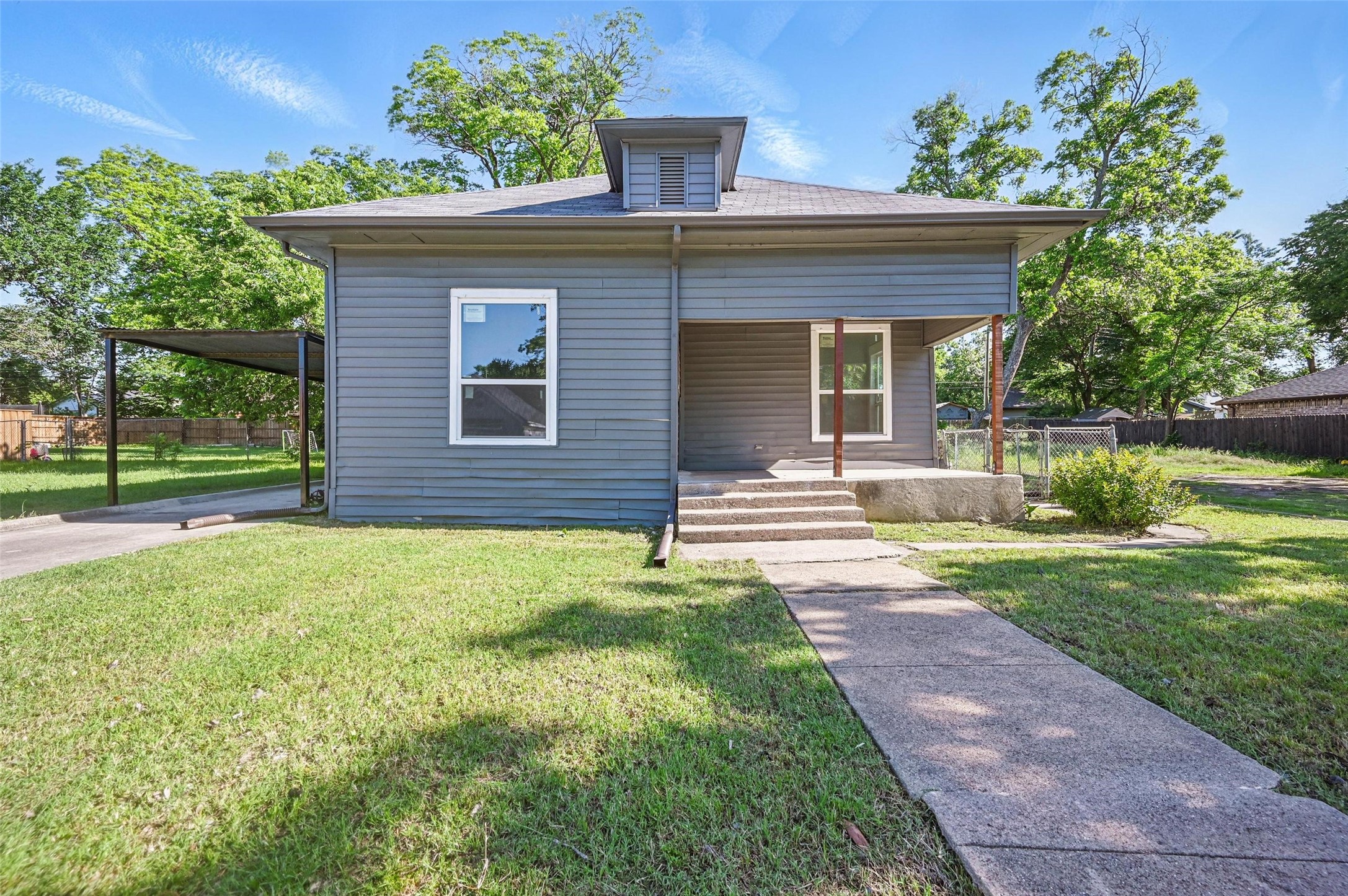 1019 E Richmond Avenue Fort Worth TX 76104