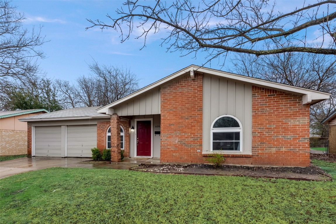 609 Irene Street Burleson TX 76028