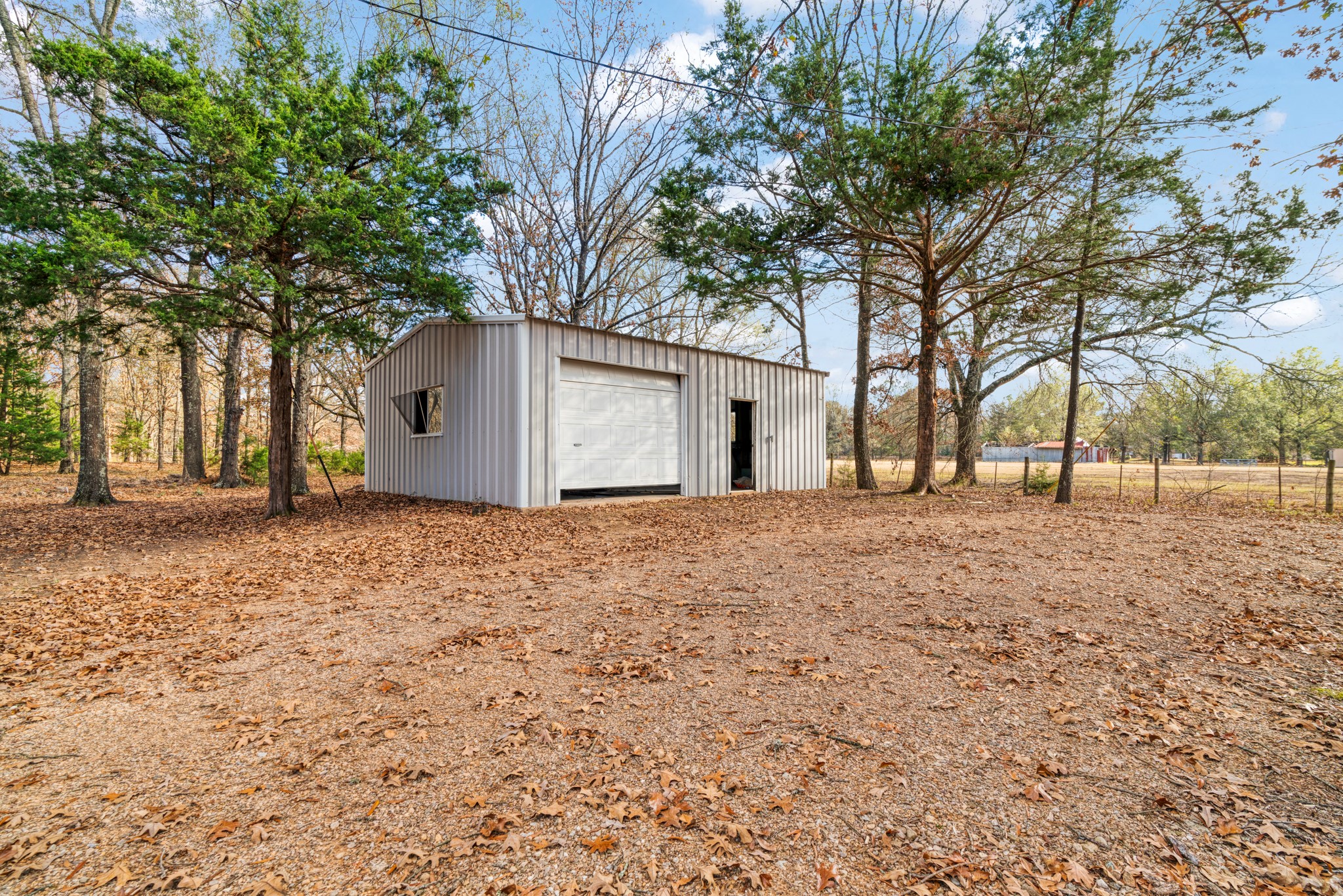 3122 N Farm Road 196 N Paris TX 75462