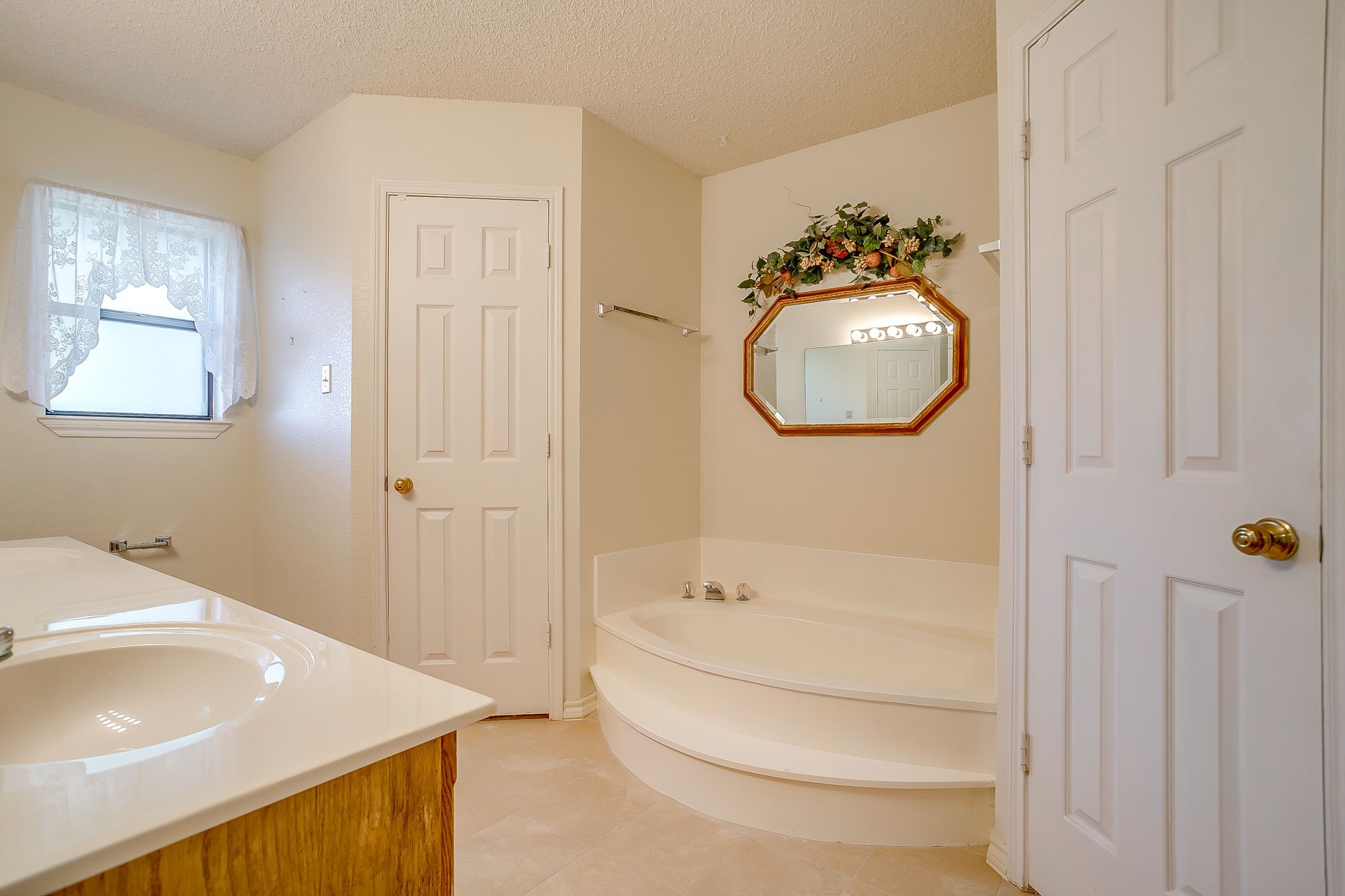 1308 Nueces Court Benbrook TX 76126