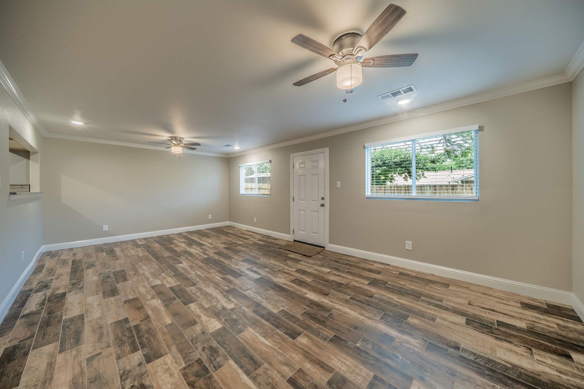 1813 Tompkins Drive Grand Prairie TX 75051