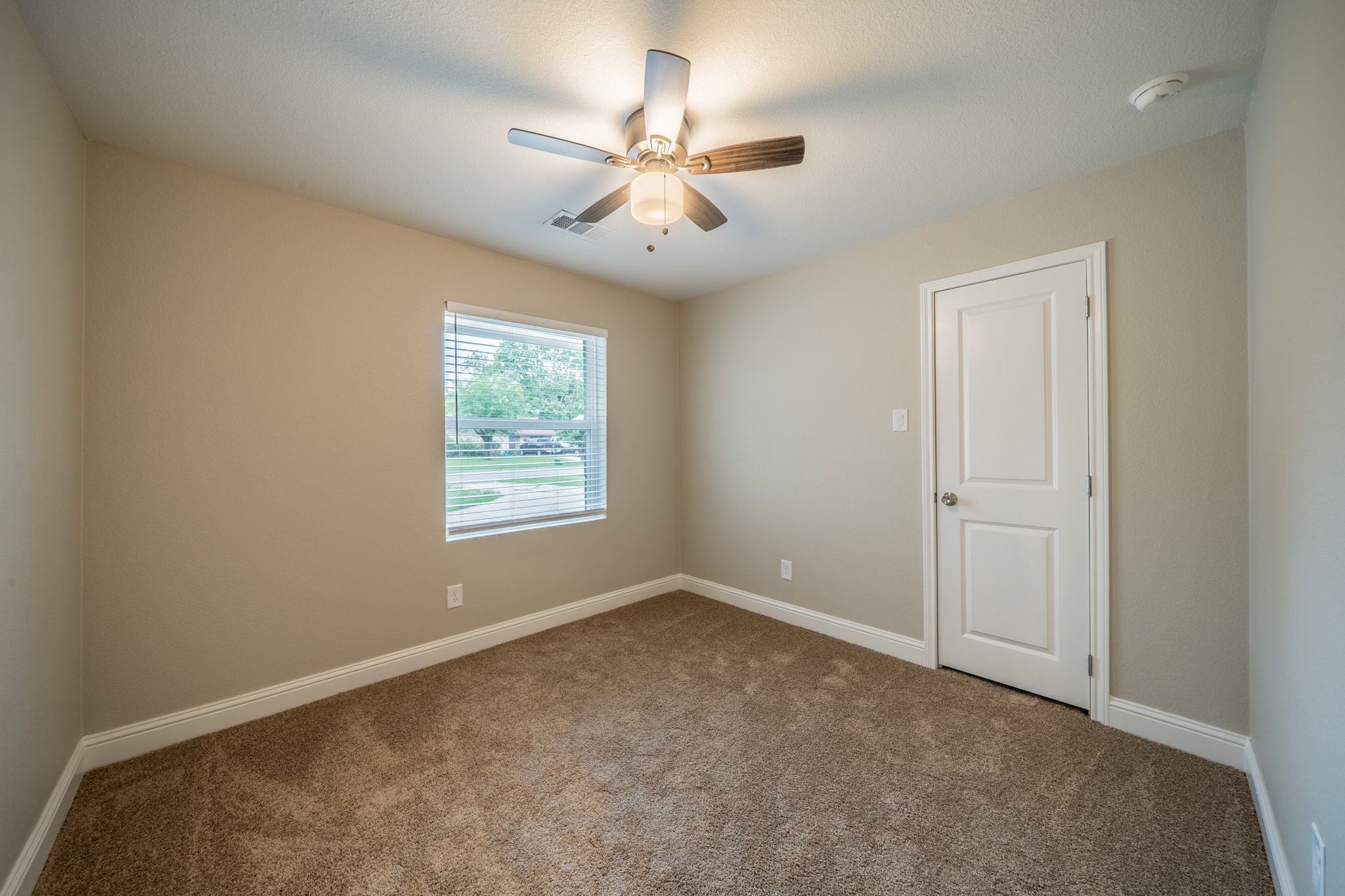 1813 Tompkins Drive Grand Prairie TX 75051