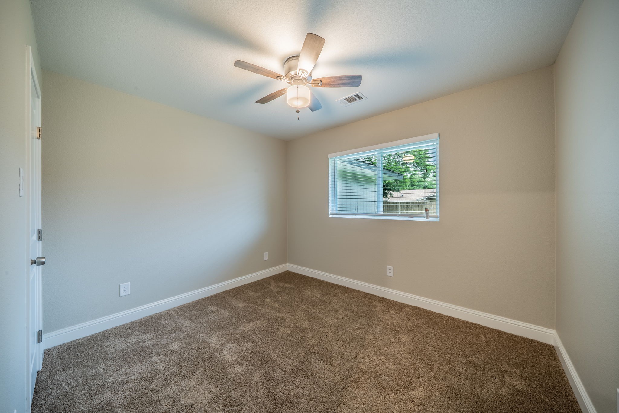 1813 Tompkins Drive Grand Prairie TX 75051