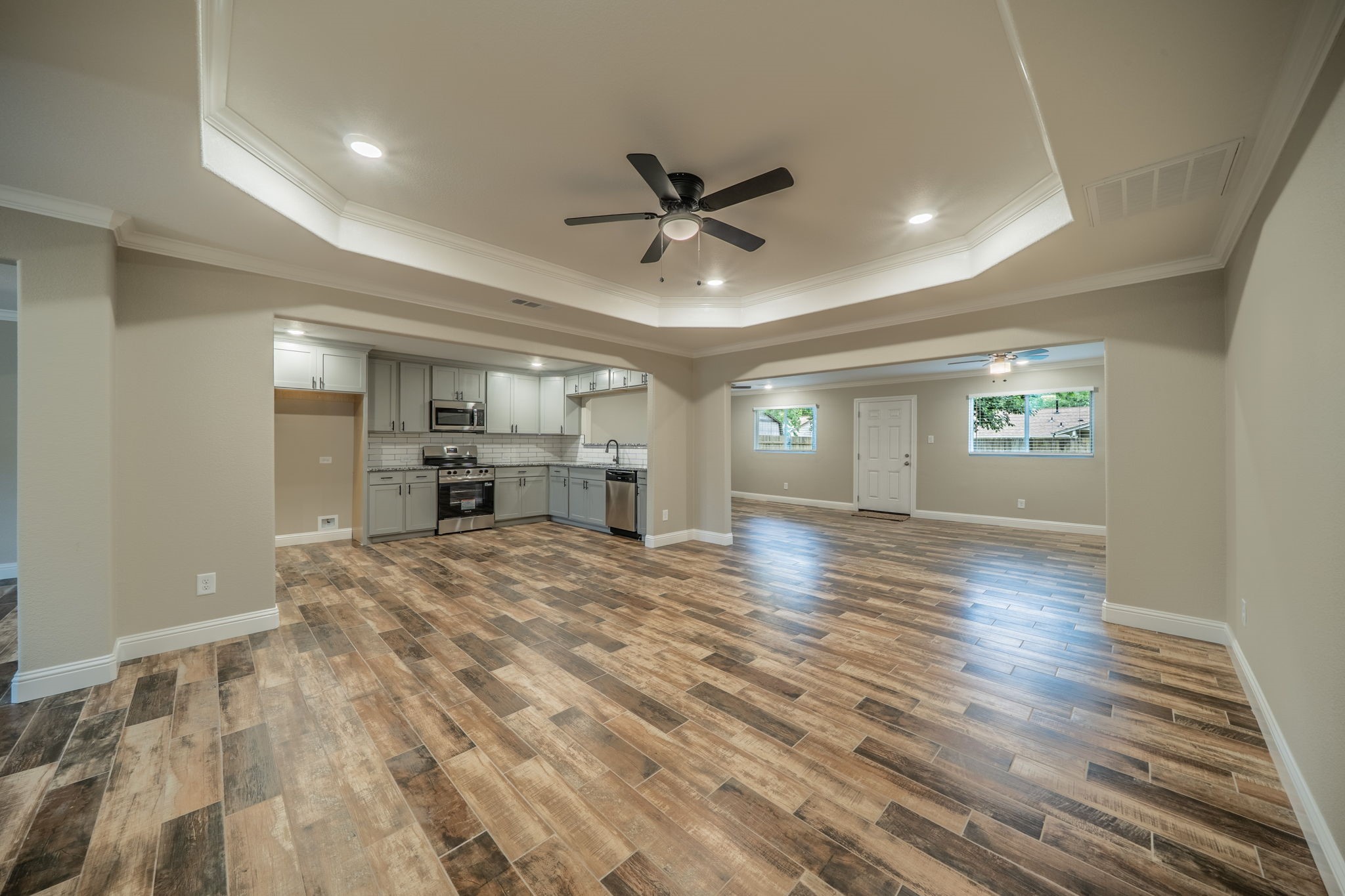 1813 Tompkins Drive Grand Prairie TX 75051