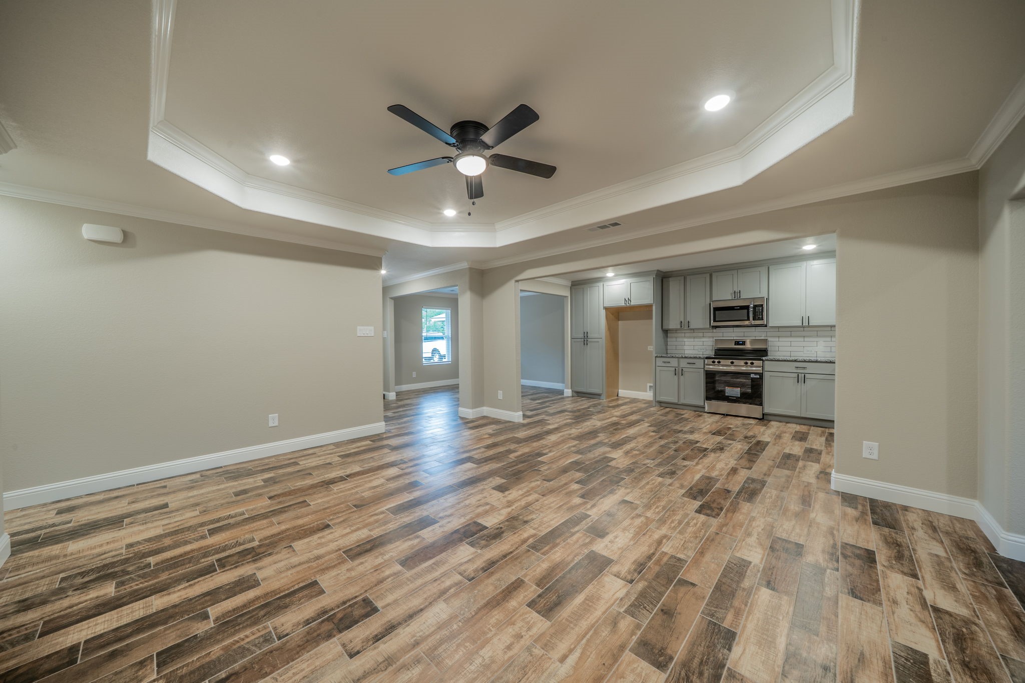 1813 Tompkins Drive Grand Prairie TX 75051