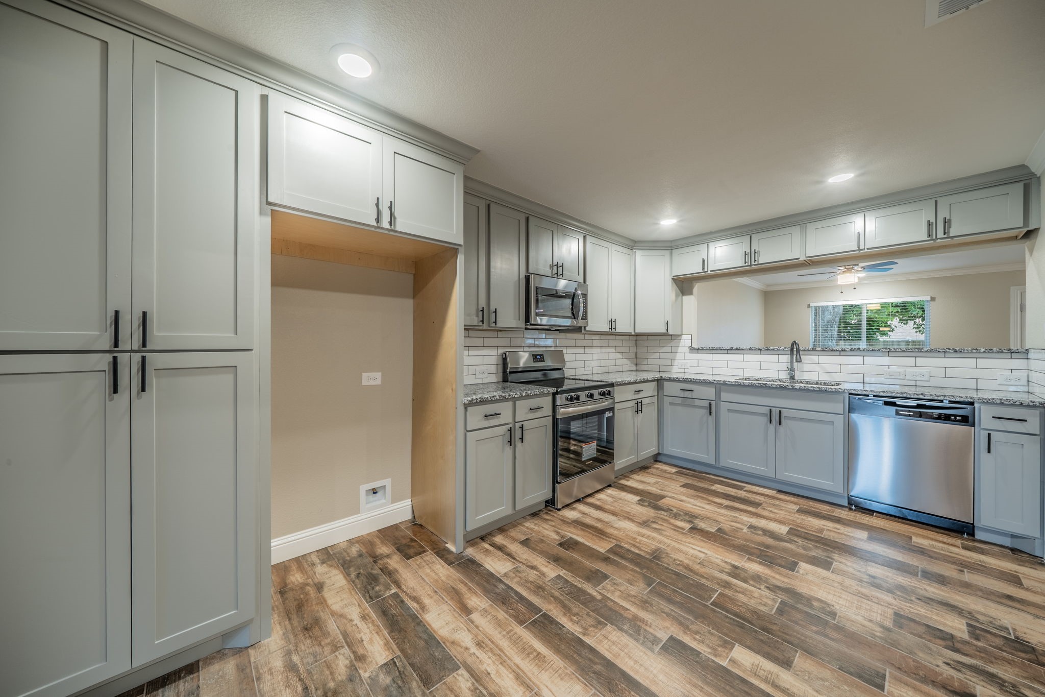 1813 Tompkins Drive Grand Prairie TX 75051