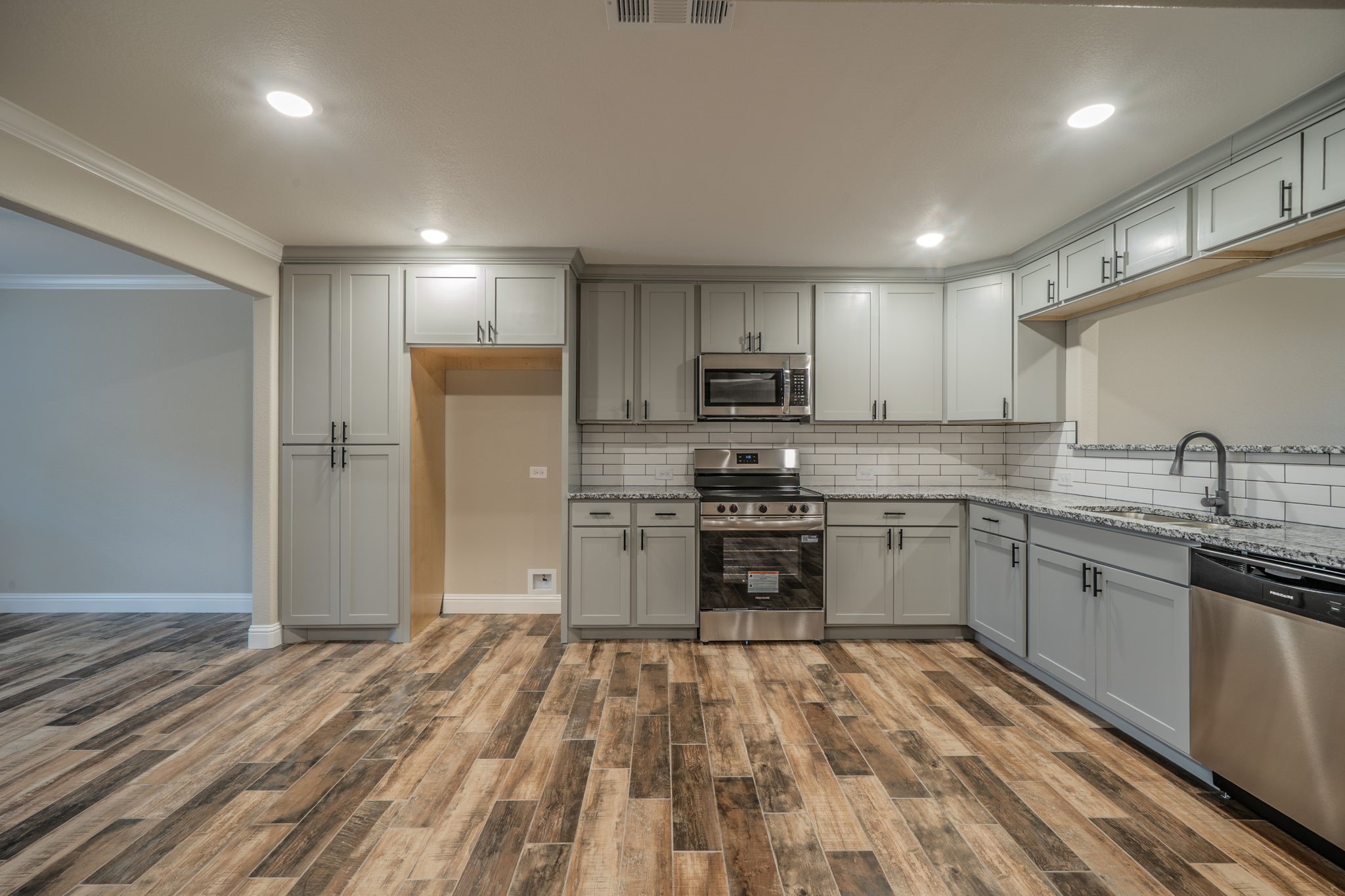 1813 Tompkins Drive Grand Prairie TX 75051