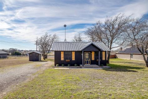 211 County Road 4221 Decatur TX 76234