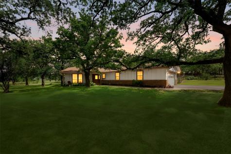 1816 Caddo Peak Road Joshua TX 76058