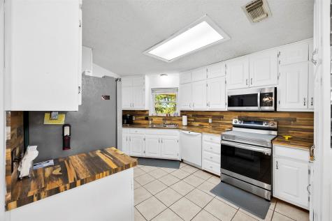 1816 Caddo Peak Road Joshua TX 76058