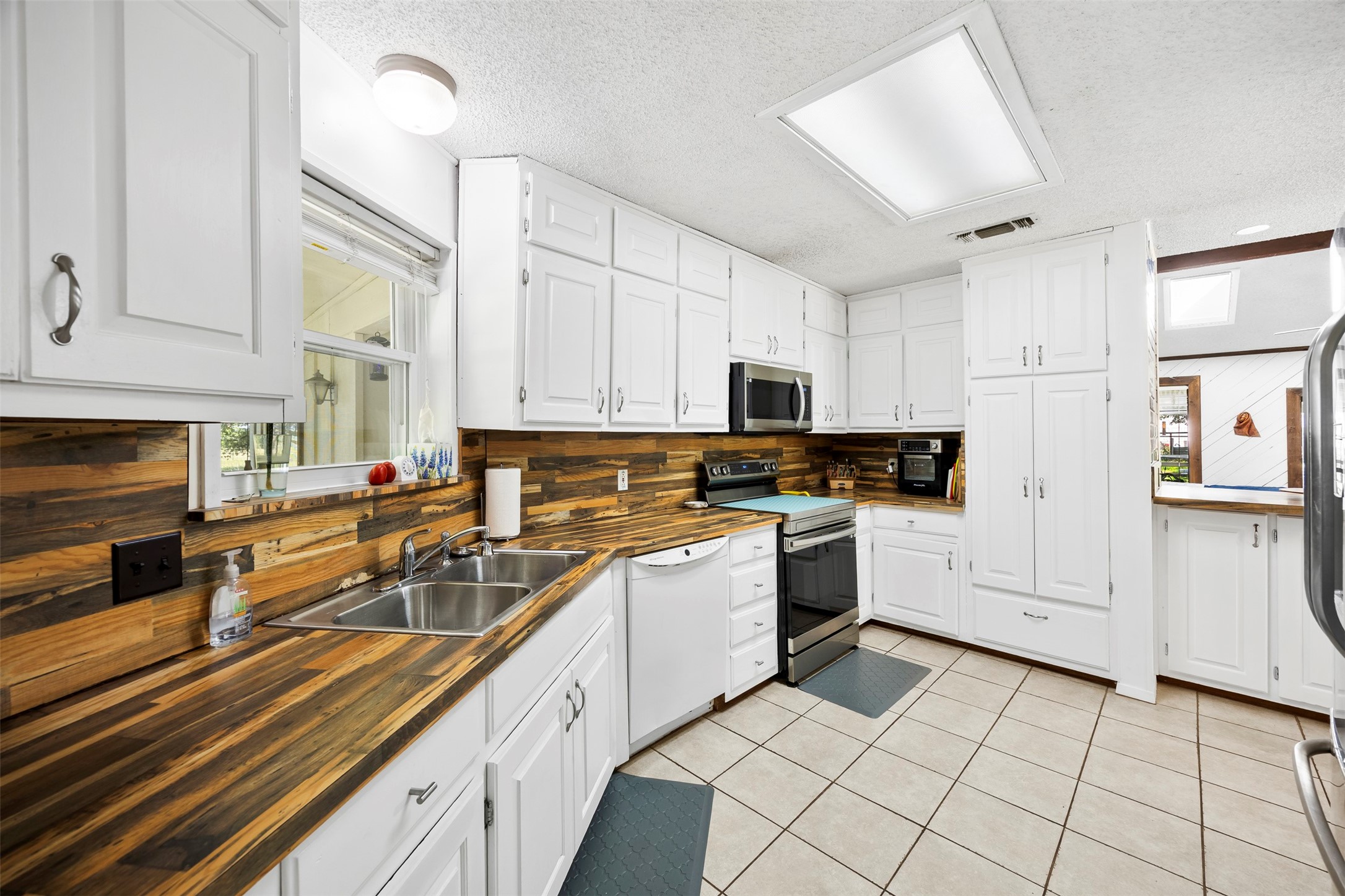 1816 Caddo Peak Road Joshua TX 76058