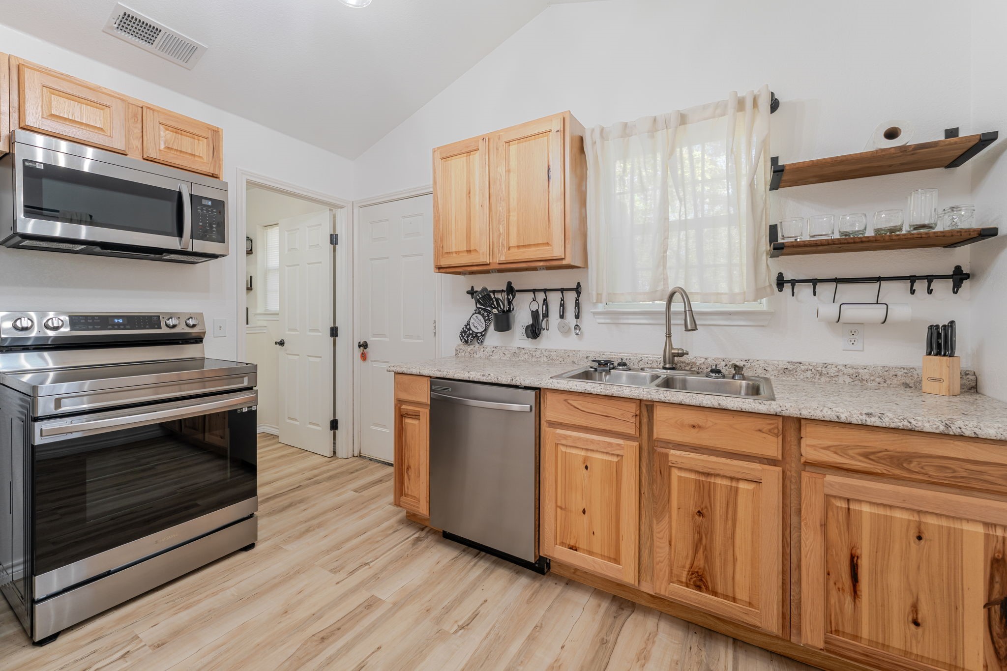 2417 Elk Trail Granbury TX 76048
