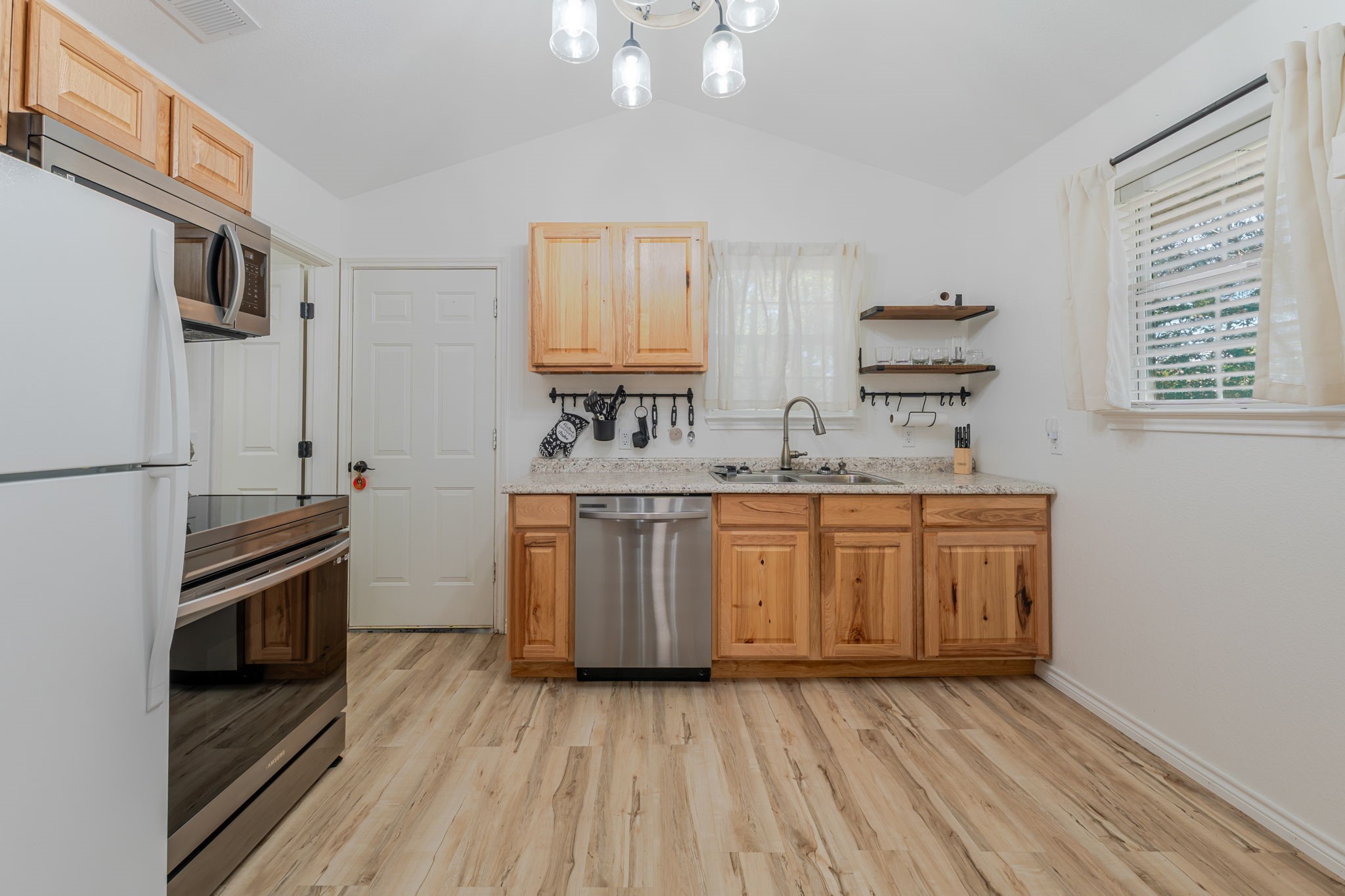 2417 Elk Trail Granbury TX 76048