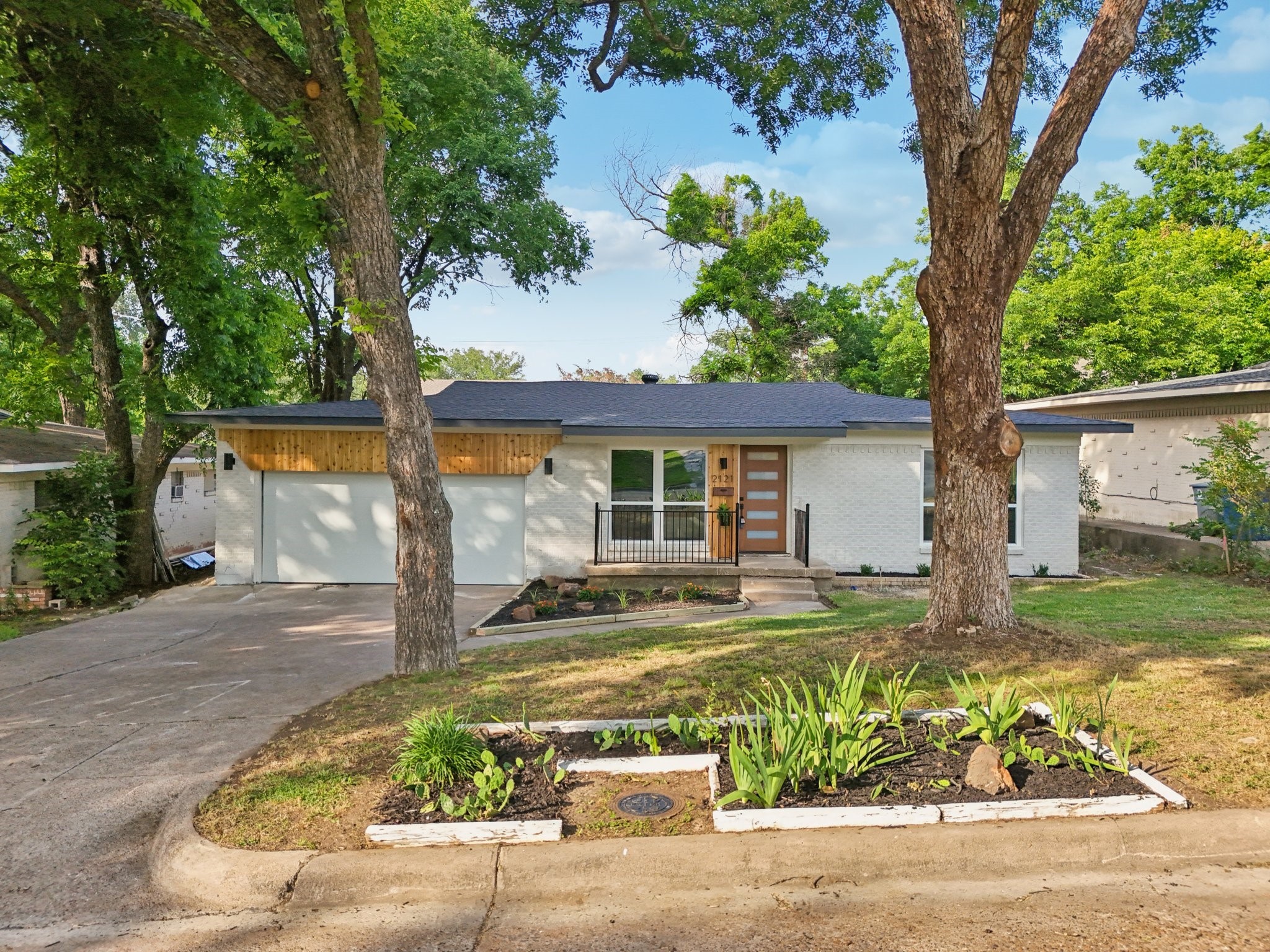 2121 Forest Oaks Drive Dallas TX 75228