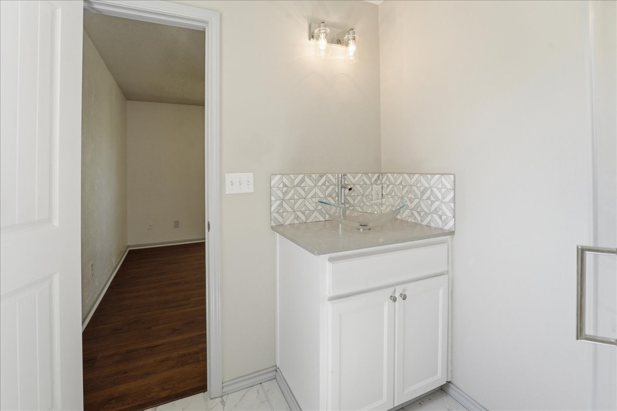 227 Cr 2425 Mineola TX 75773