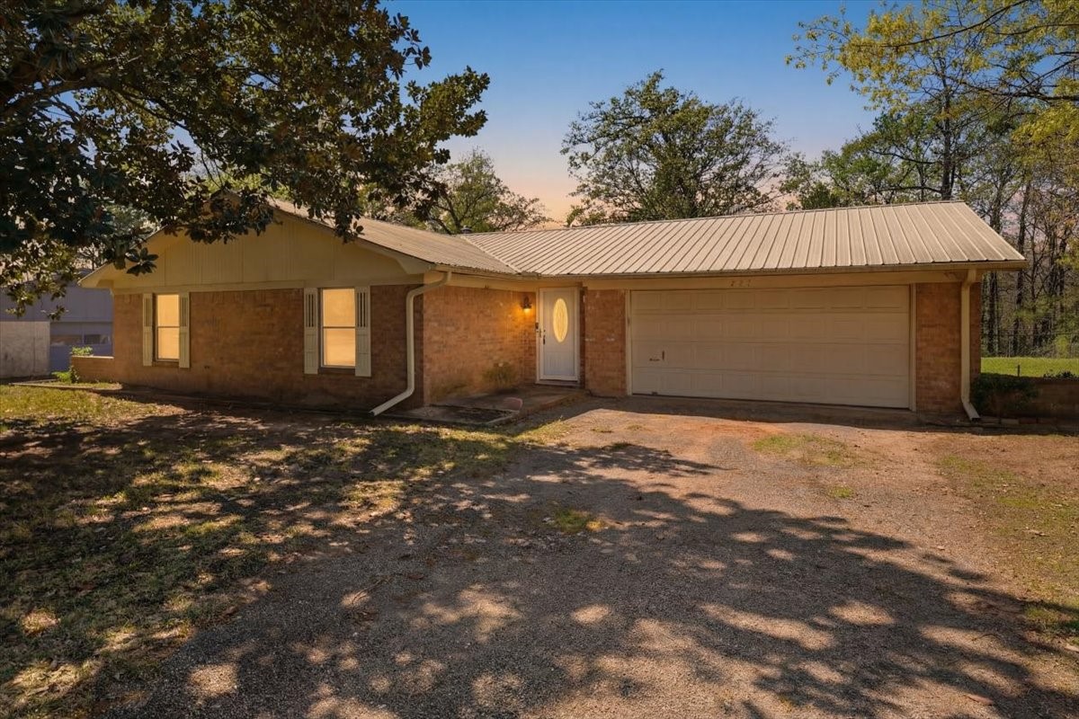 227 Cr 2425 Mineola TX 75773
