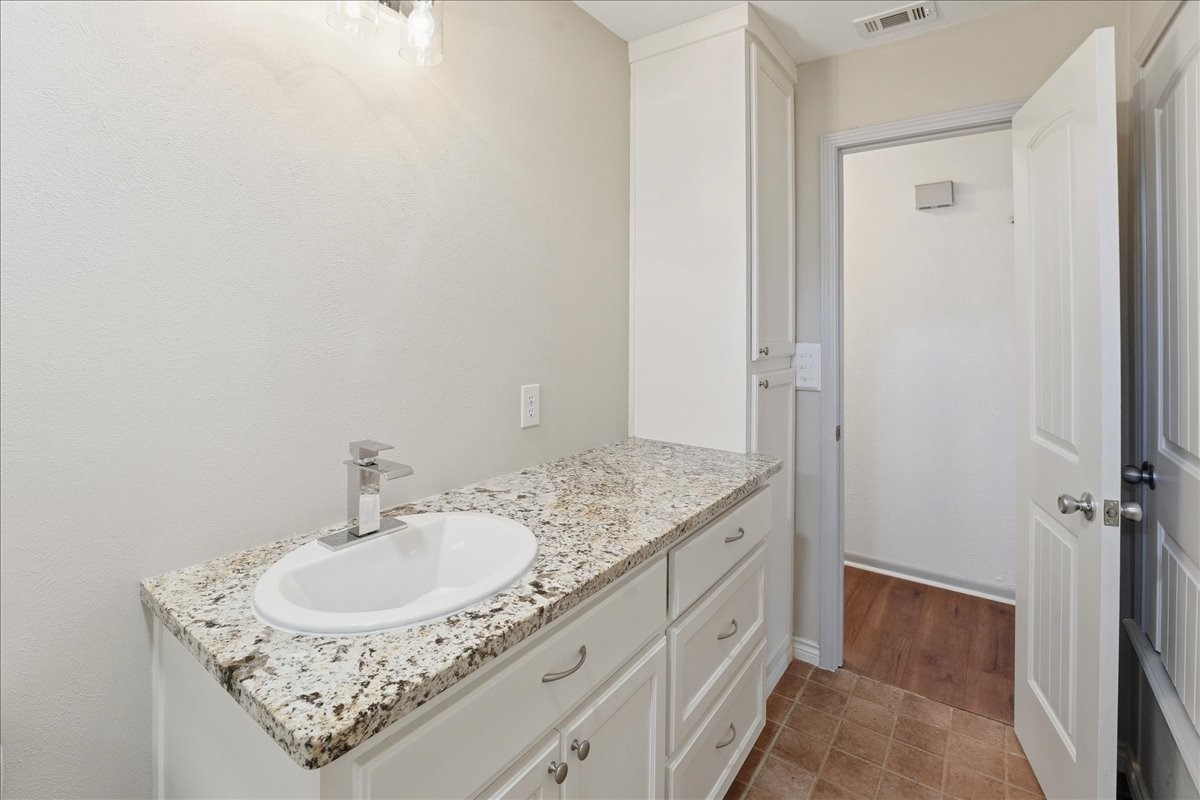 227 Cr 2425 Mineola TX 75773