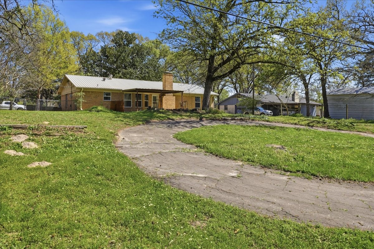 227 Cr 2425 Mineola TX 75773
