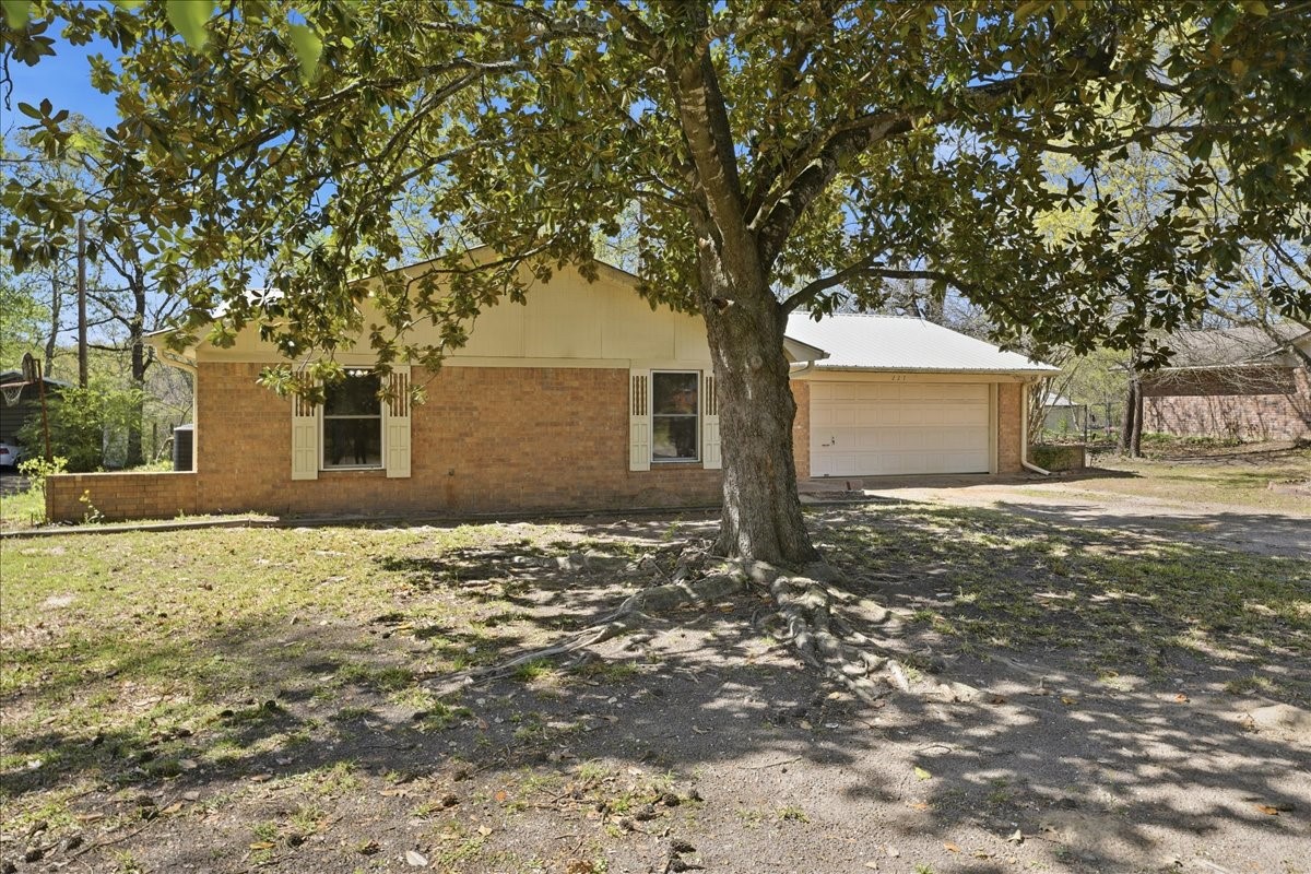 227 Cr 2425 Mineola TX 75773