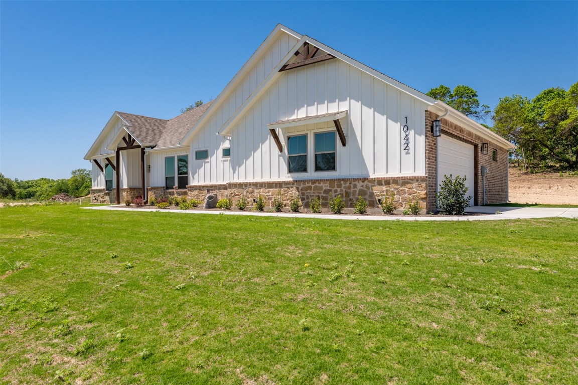 1042 Meadow Wood Terrace Azle TX 76020