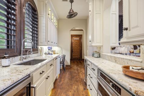 8 Meadowlake Drive Heath TX 75032