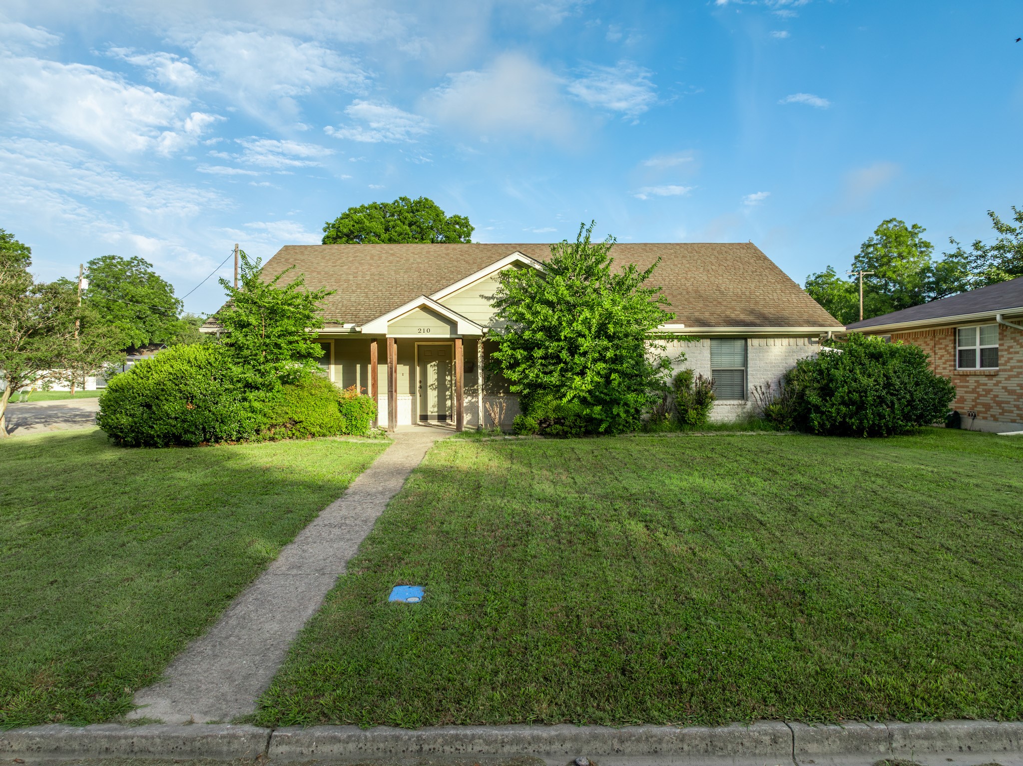 210 S Reagan Street West TX 76691