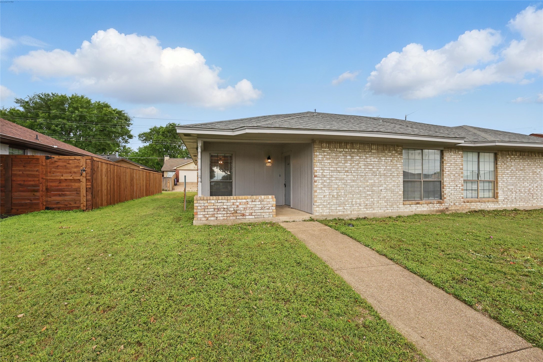 1723 Creekview Drive Glenn Heights TX 75154