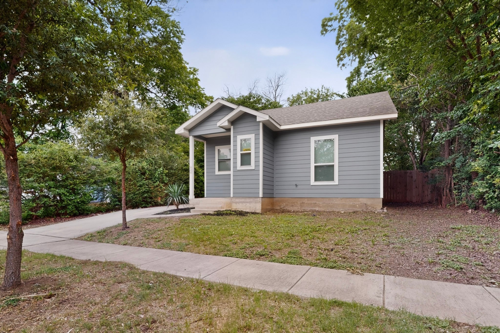 824 E Maddox Avenue Fort Worth TX 76104