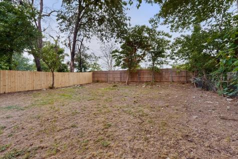 824 E Maddox Avenue Fort Worth TX 76104