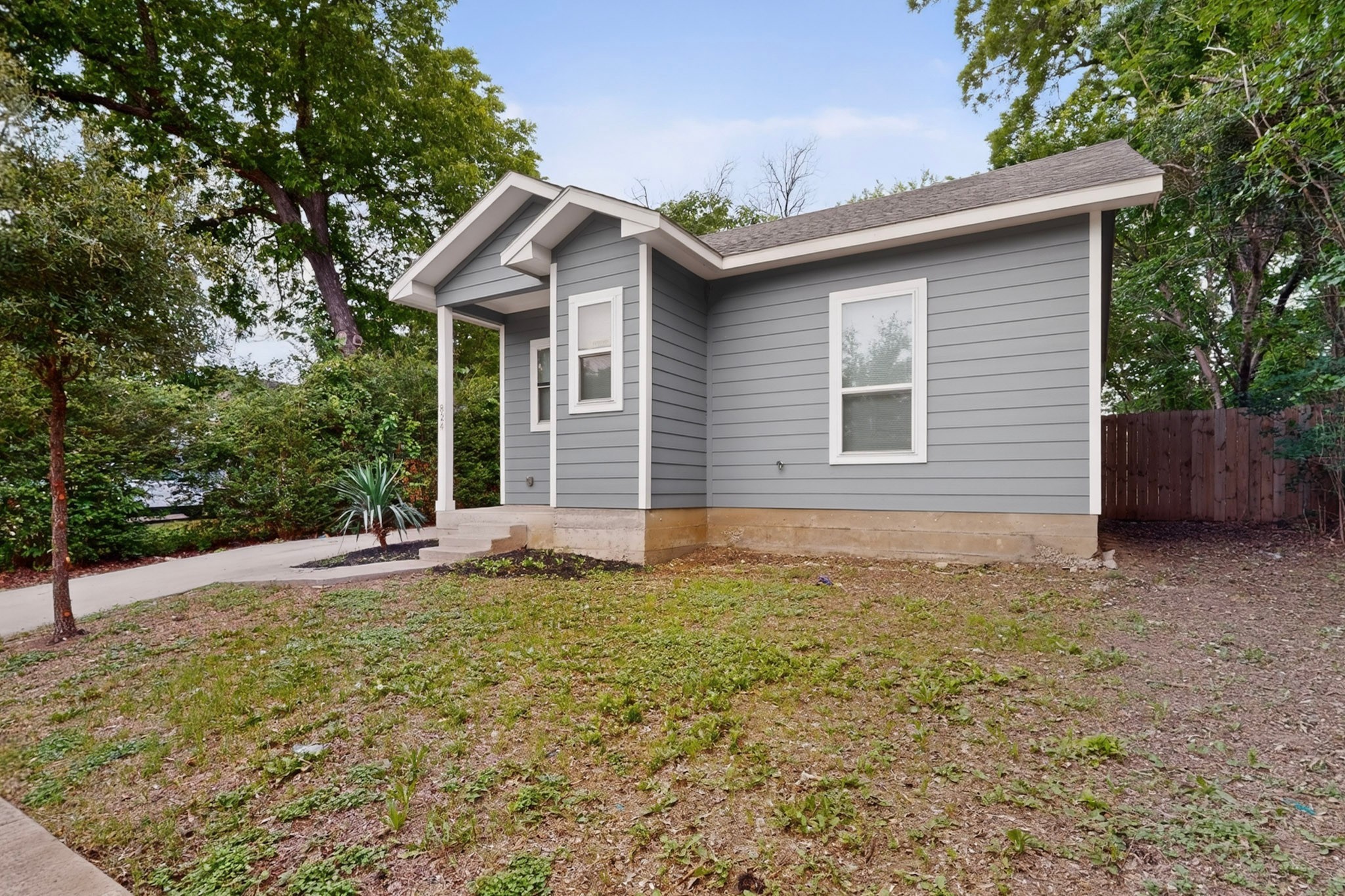 824 E Maddox Avenue Fort Worth TX 76104