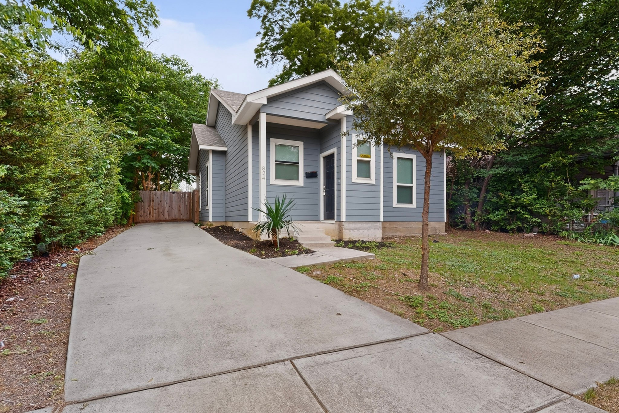 824 E Maddox Avenue Fort Worth TX 76104