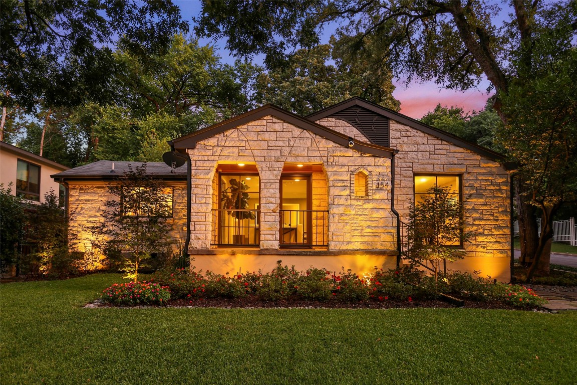 454 W Greenbriar Lane Dallas TX 75208
