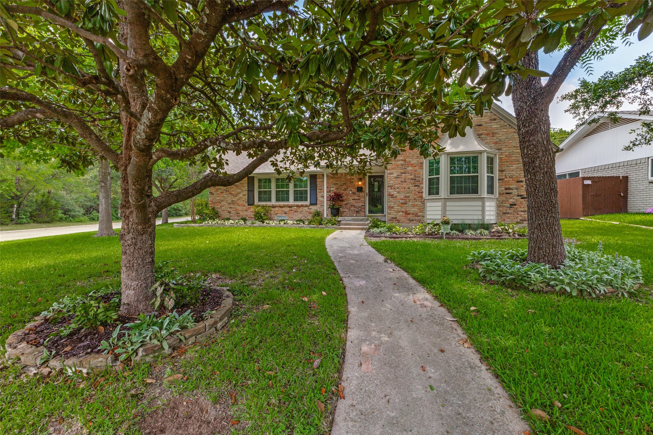 11730 Cimarec Street Dallas TX 75218