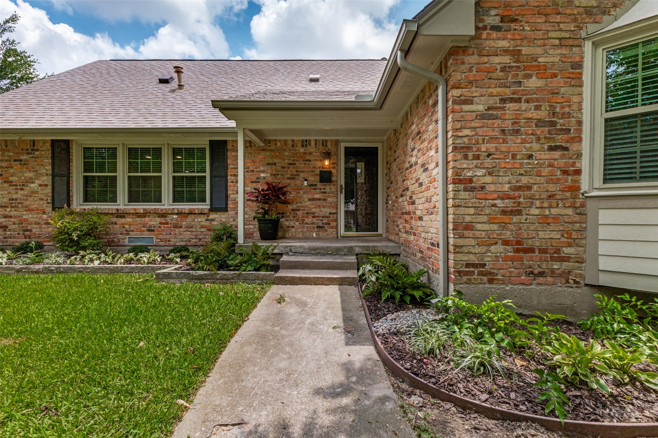 11730 Cimarec Street Dallas TX 75218