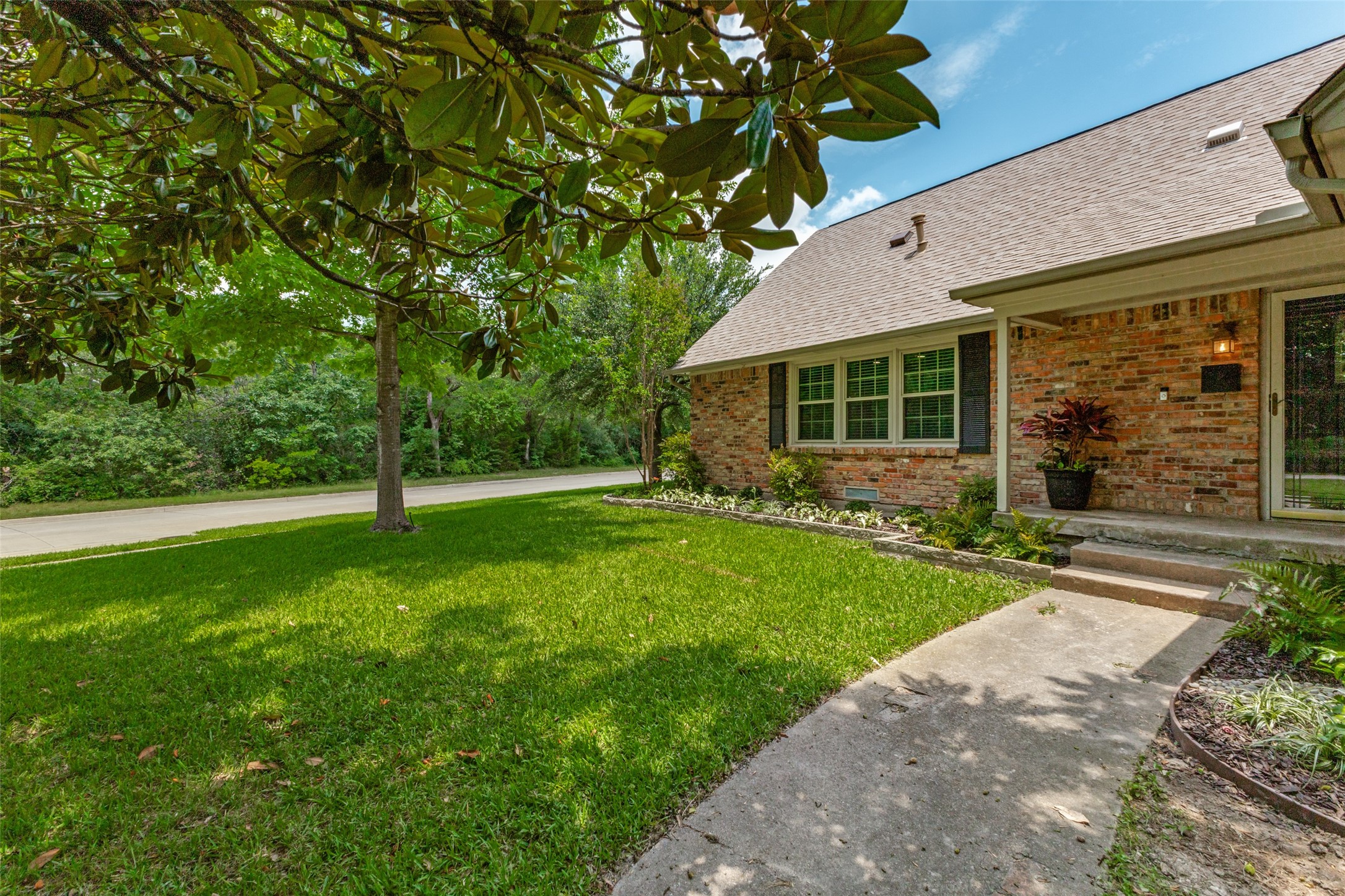 11730 Cimarec Street Dallas TX 75218