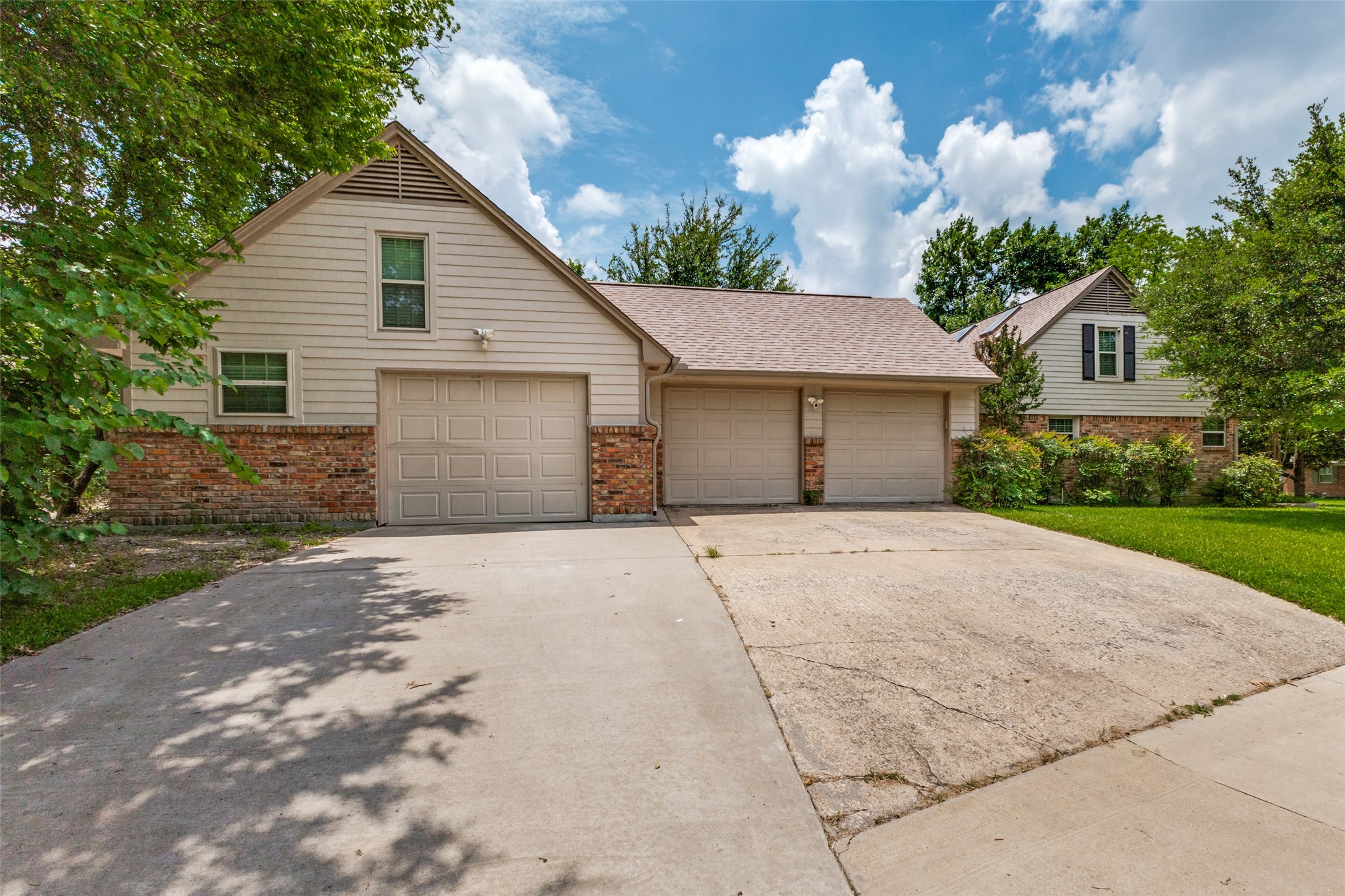 11730 Cimarec Street Dallas TX 75218
