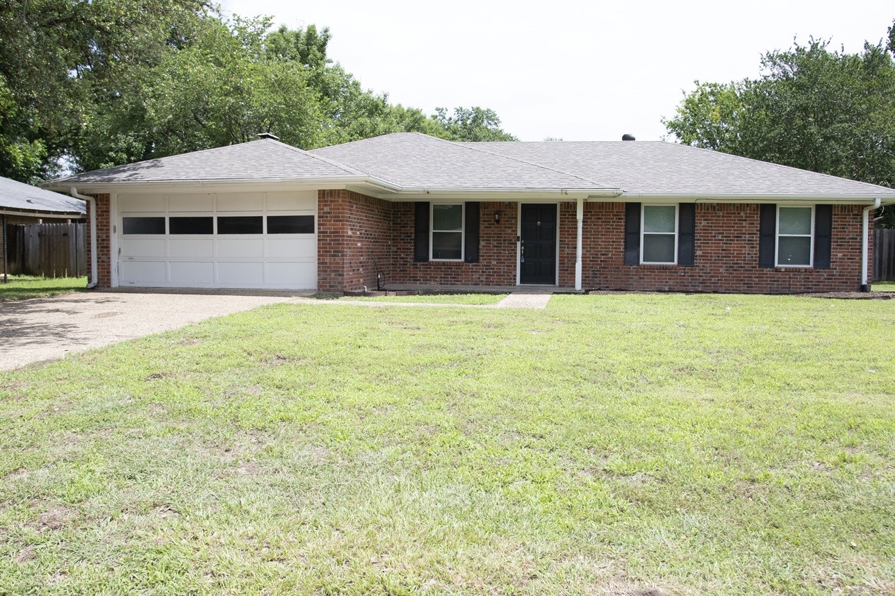 1008 Fairway Lane Mexia TX 76667